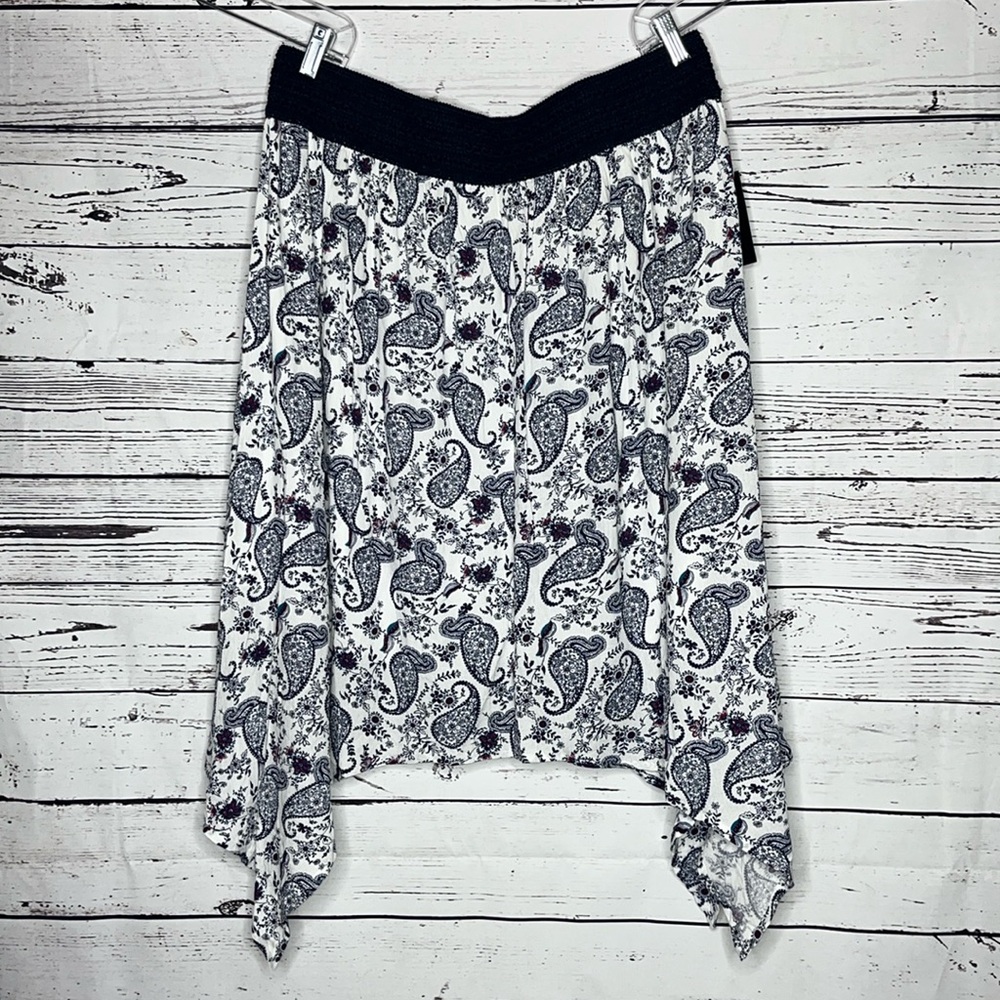Robert Louis NWT Size 2X White - Blue Paisley Print Asymmetrical Hem Midi Skirt